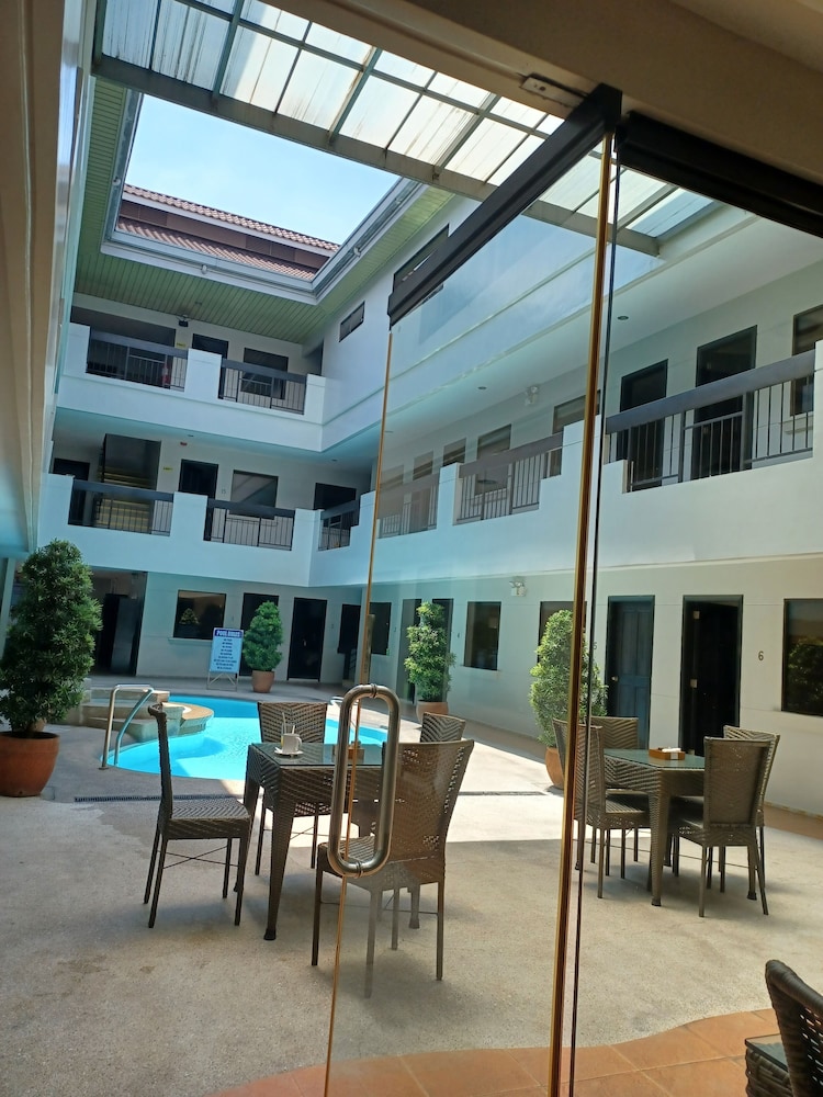Boomerang Hotel 43/63