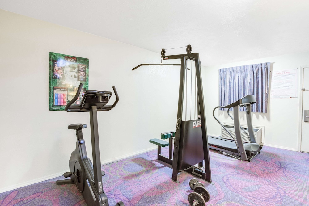 Travelodge by Wyndham Parkersburg 6/13