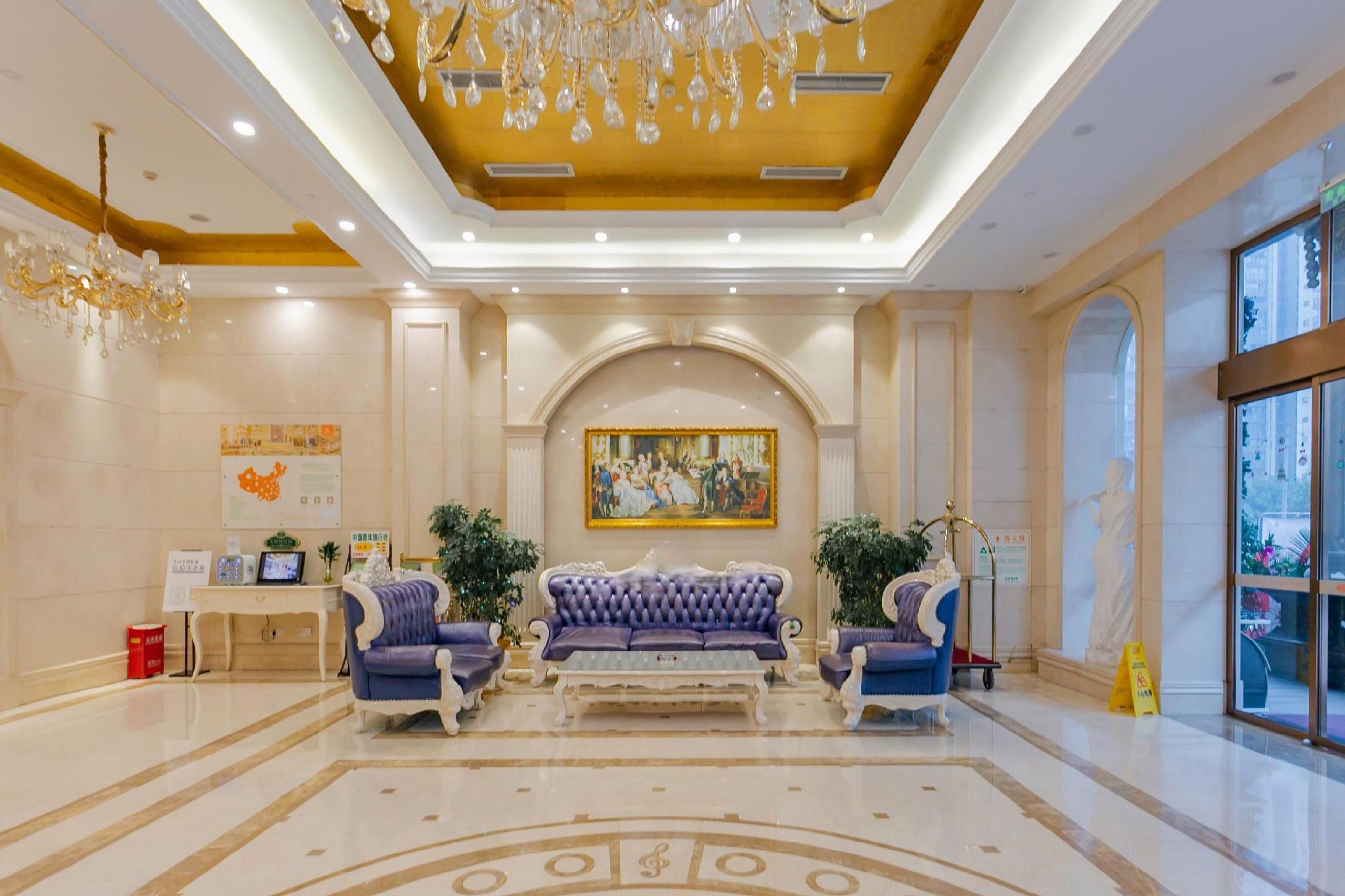 Vienna Hotel (Chengdu Dafeng Metro Station) 17/46