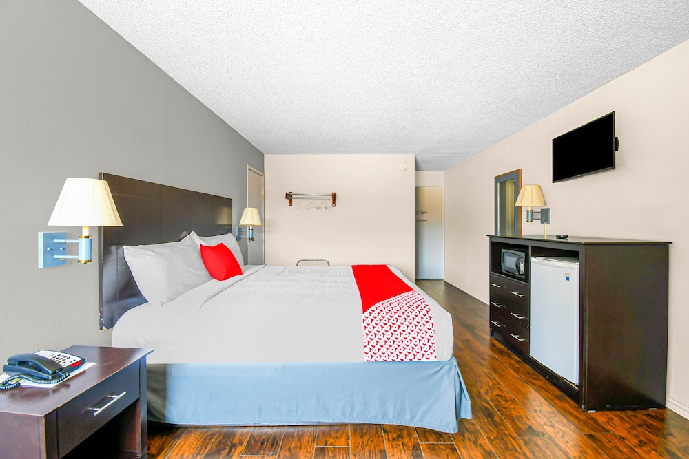 ROOM, KING BED, ACCESSIBLE