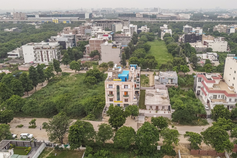 Lime Tree Hotels & Banquet Greater Noida 48/50