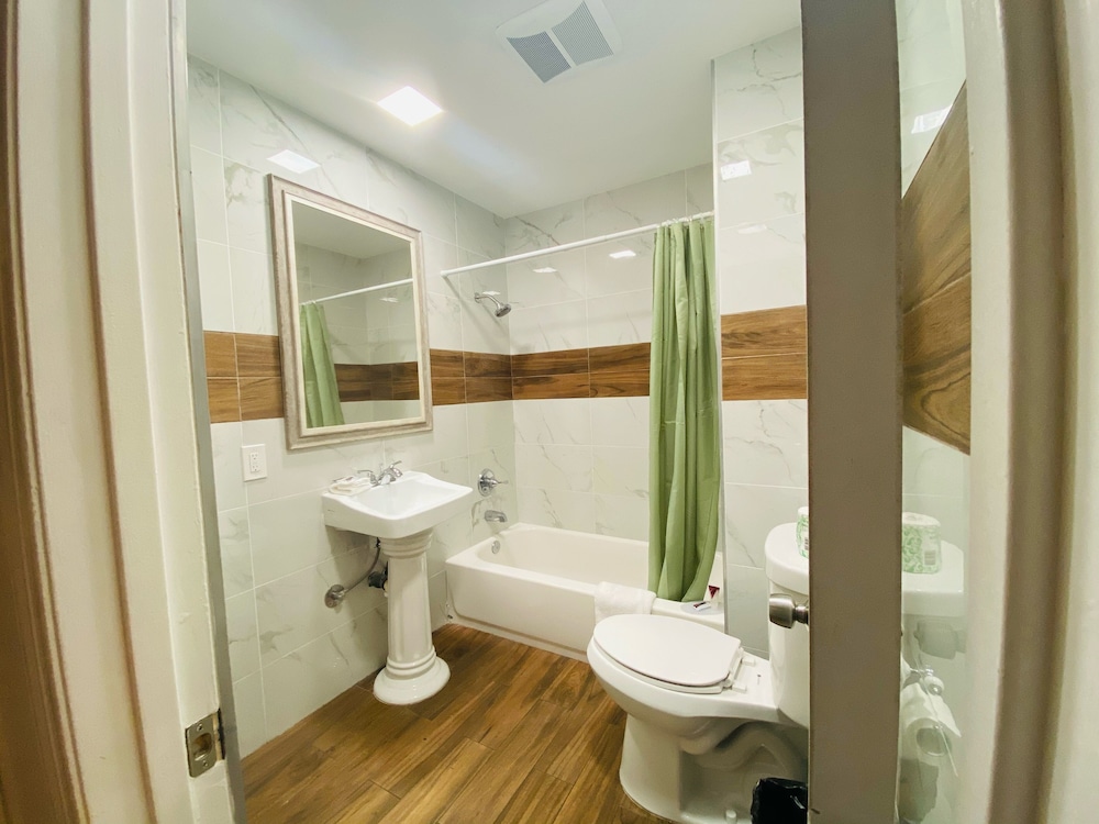 Casa Blanca Inn & Suites 19/67