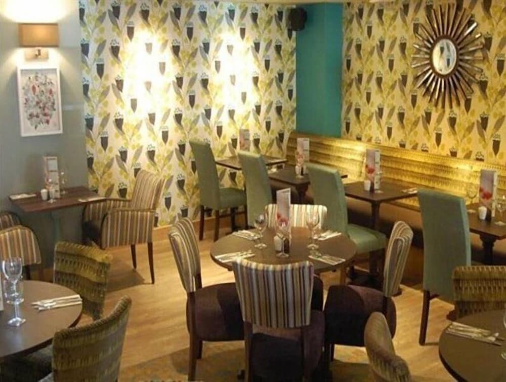 Premier Inn Manchester Airport (M56/J6) Runger Lane South Hotel 37/55