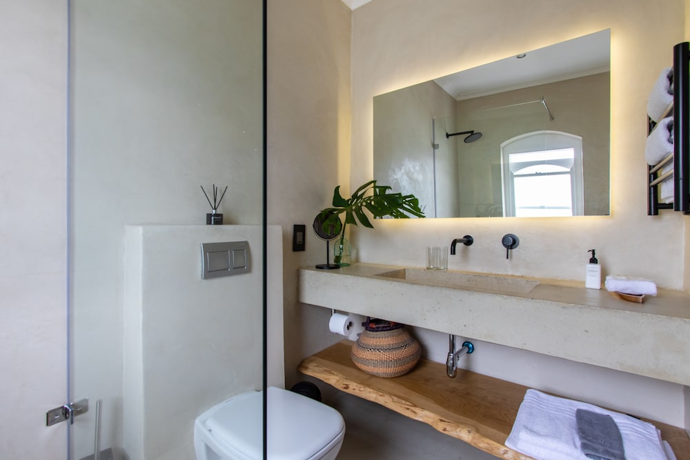 Auberge Burgundy Guest House Hermanus 41/43