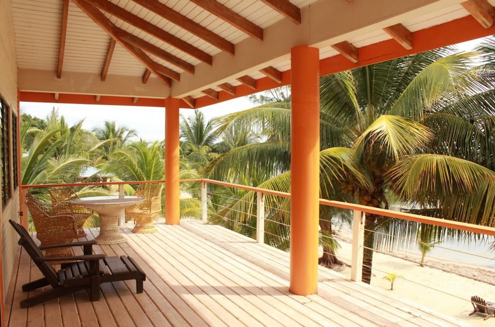 Maya Beach Hotel 43/82