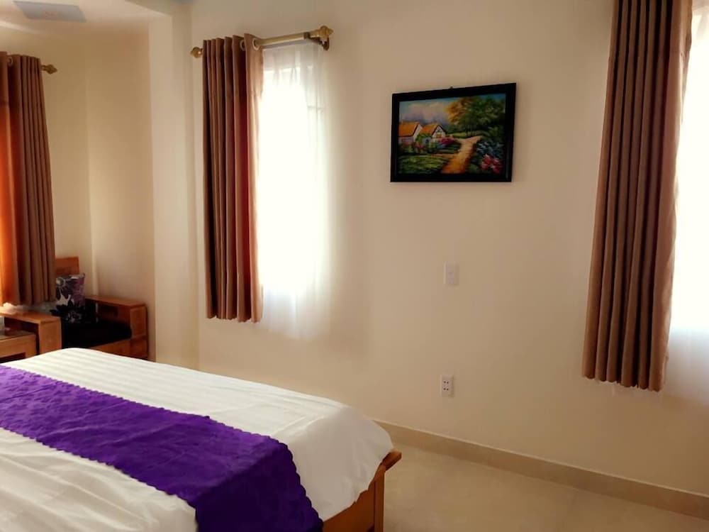 Lavender Hotel 13/50