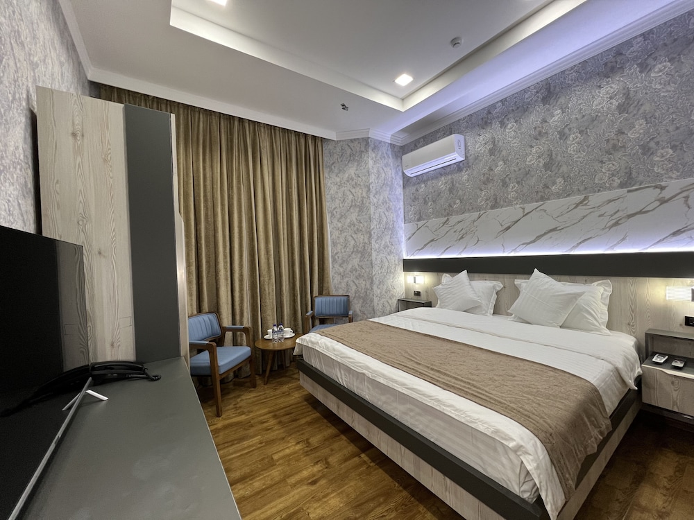 BASIC, DOUBLE BED