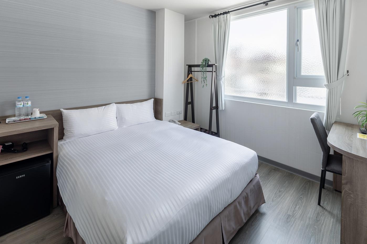 Deluxe, Double Bed, No Parking