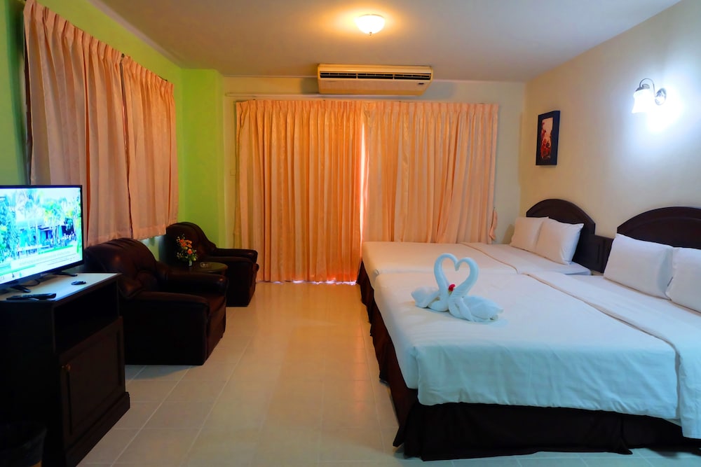 Sunday JA Plus Hotel 31/65