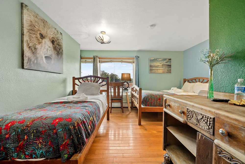 Qupqugiaq Inn 30/61