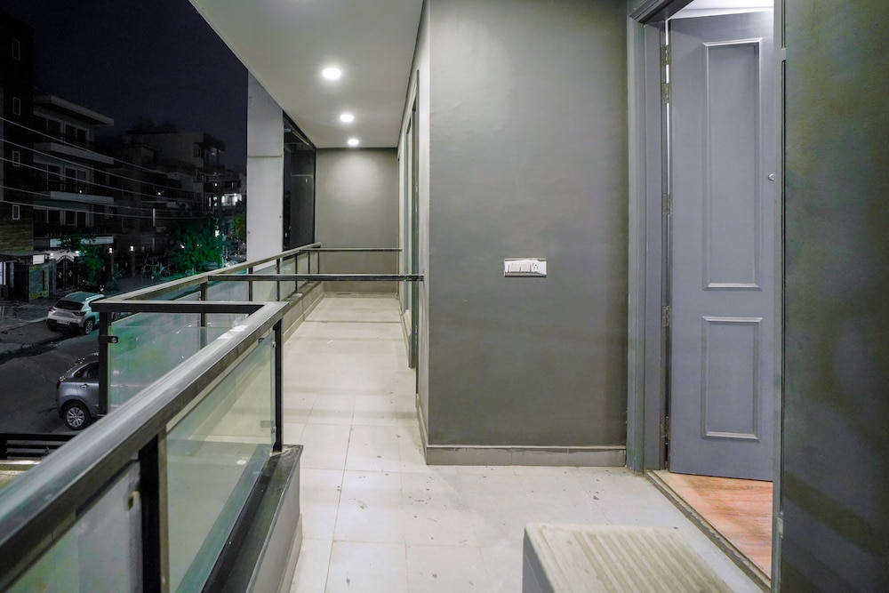SaltStayz Golf Course Road 17/30