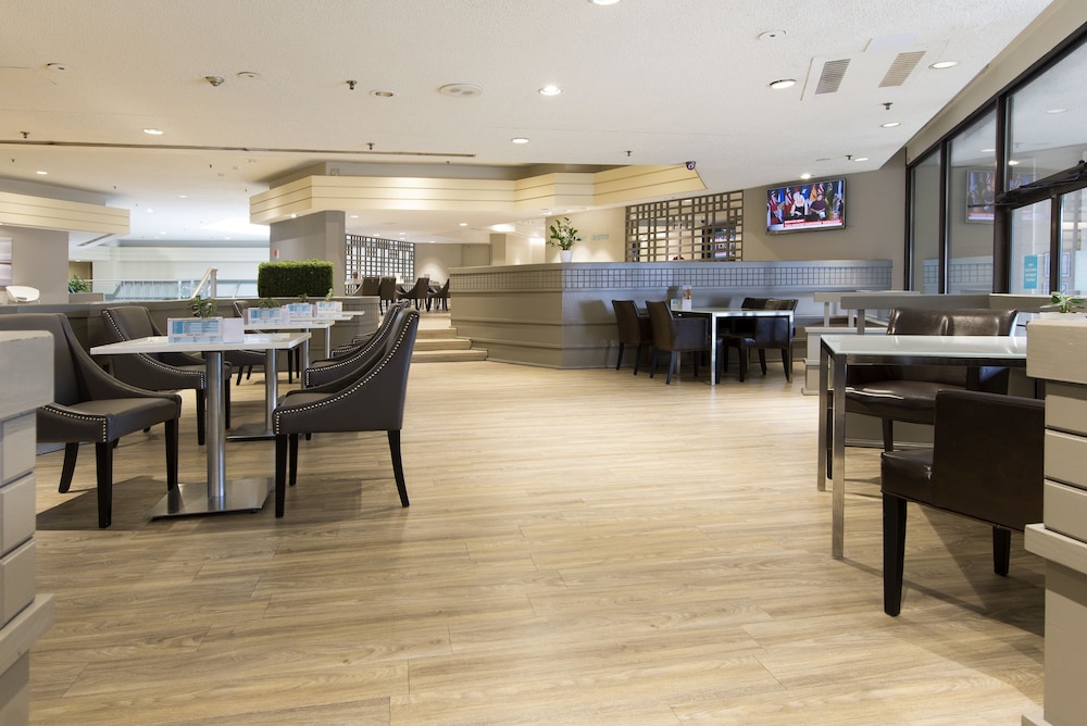 Toronto Don Valley Hotel Suites 28/31