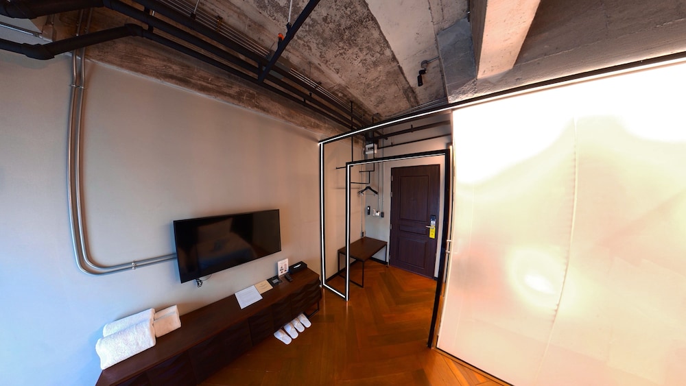 515 VICTORY Hotel 38/49