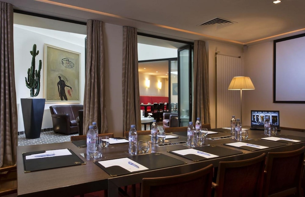 Hotel Le Colisee 44/56