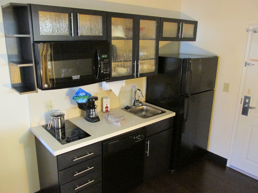 Candlewood Suites Greenville 28/28