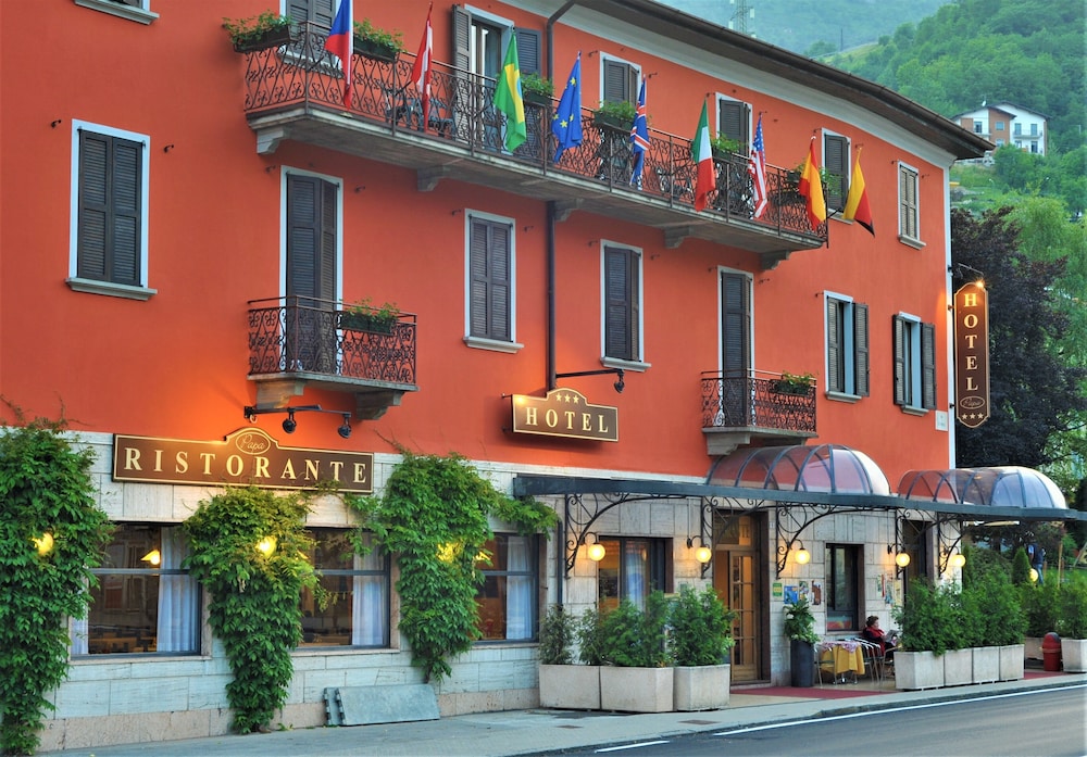 Hotel Papa 4/51