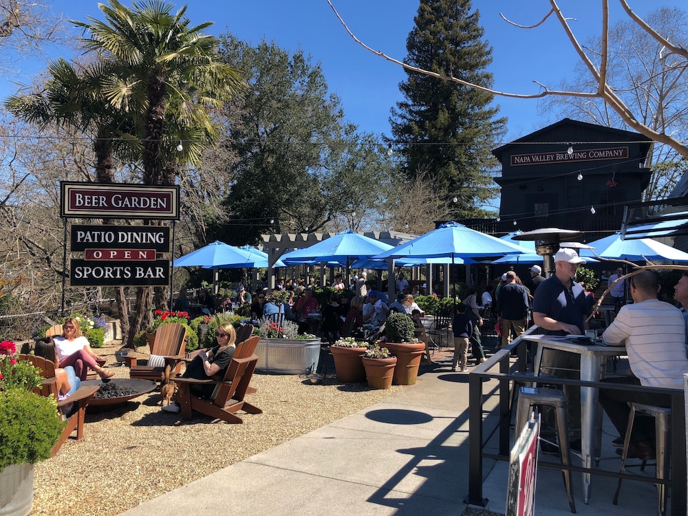 Calistoga Inn Restaurant And Brewery 60/69