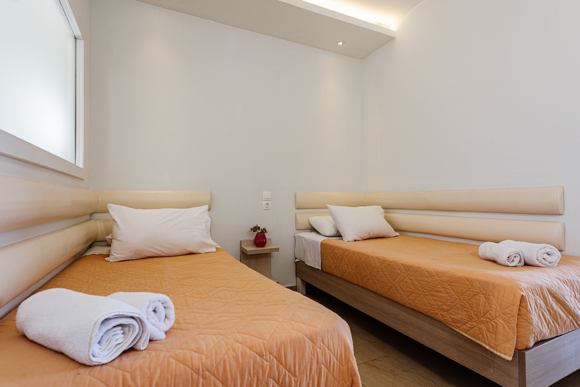 1 BEDROOM, FAMILY, POOL ACCESS