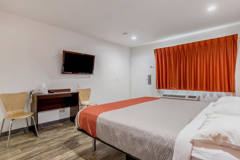 Motel6 Barstow, CA - Route 66 13/41