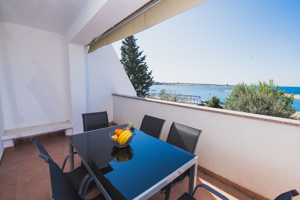 Apartments By The Sea Semy 29/38