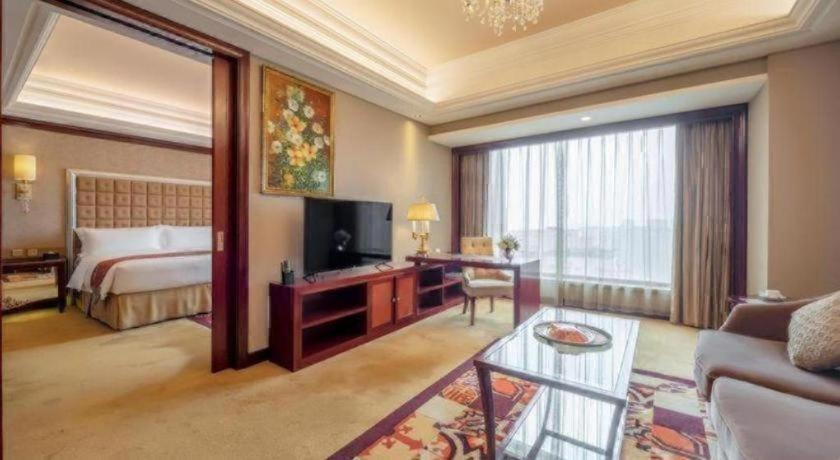 Shenyang Royal Wanxin Hotel 43/56