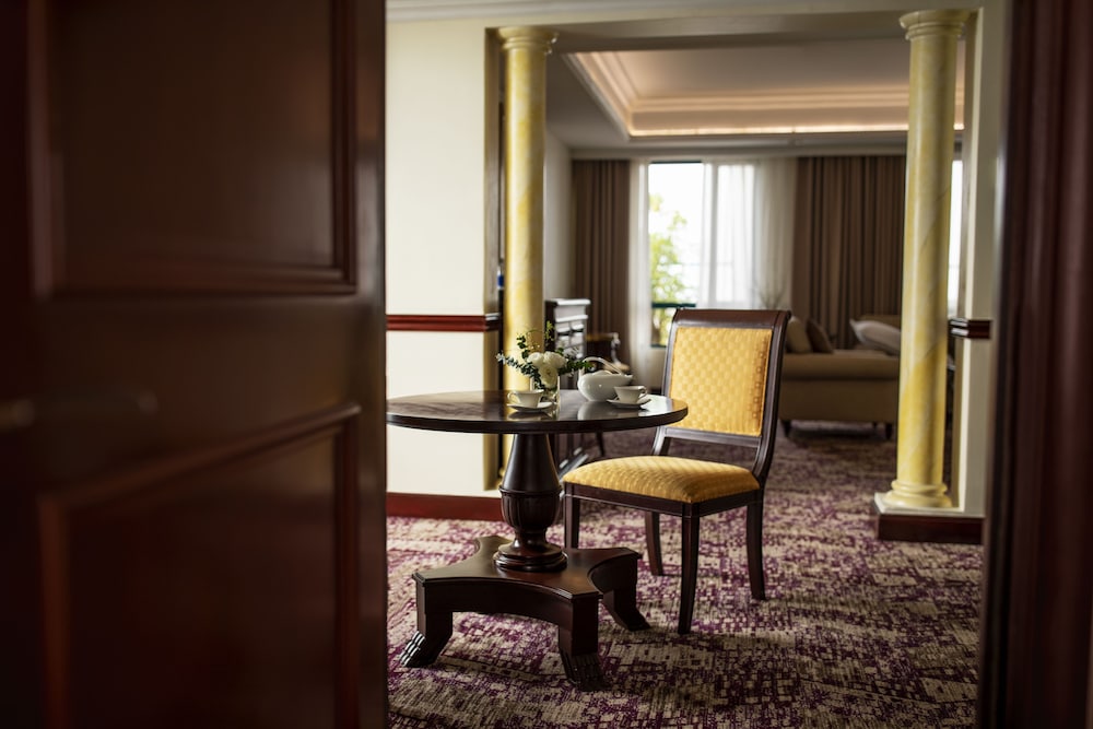 SHERATON HANOI HOTEL 33/42