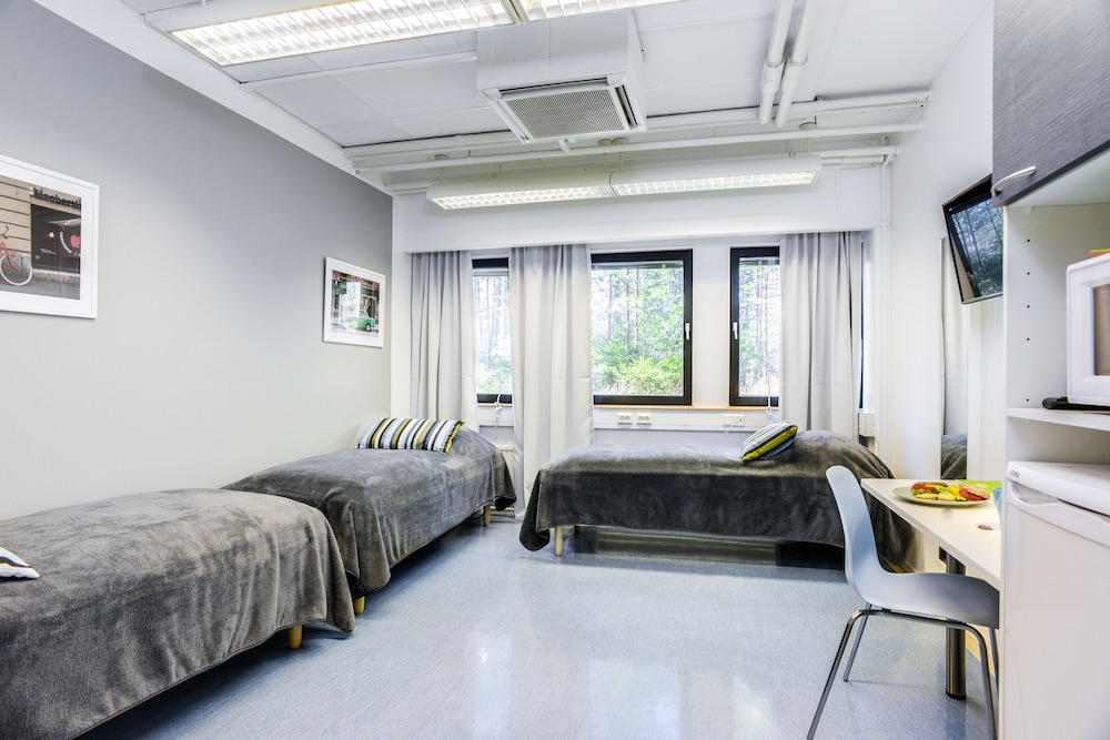 FORENOM HOSTEL VANTAA AVIAPOLIS 9/27