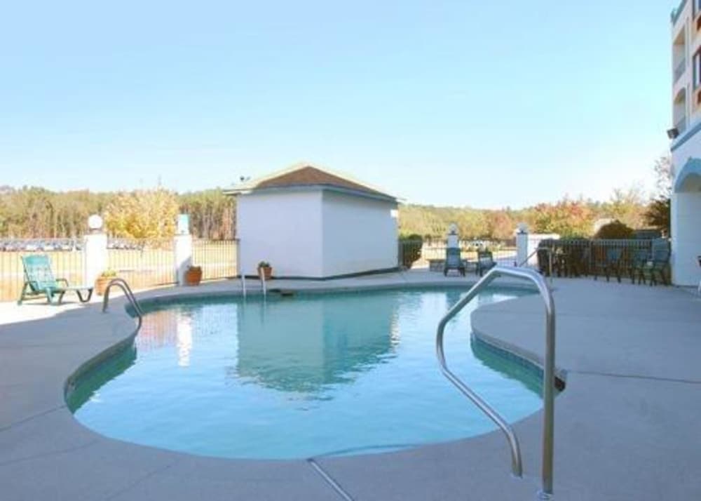 Comfort Suites Lumberton North 5/53