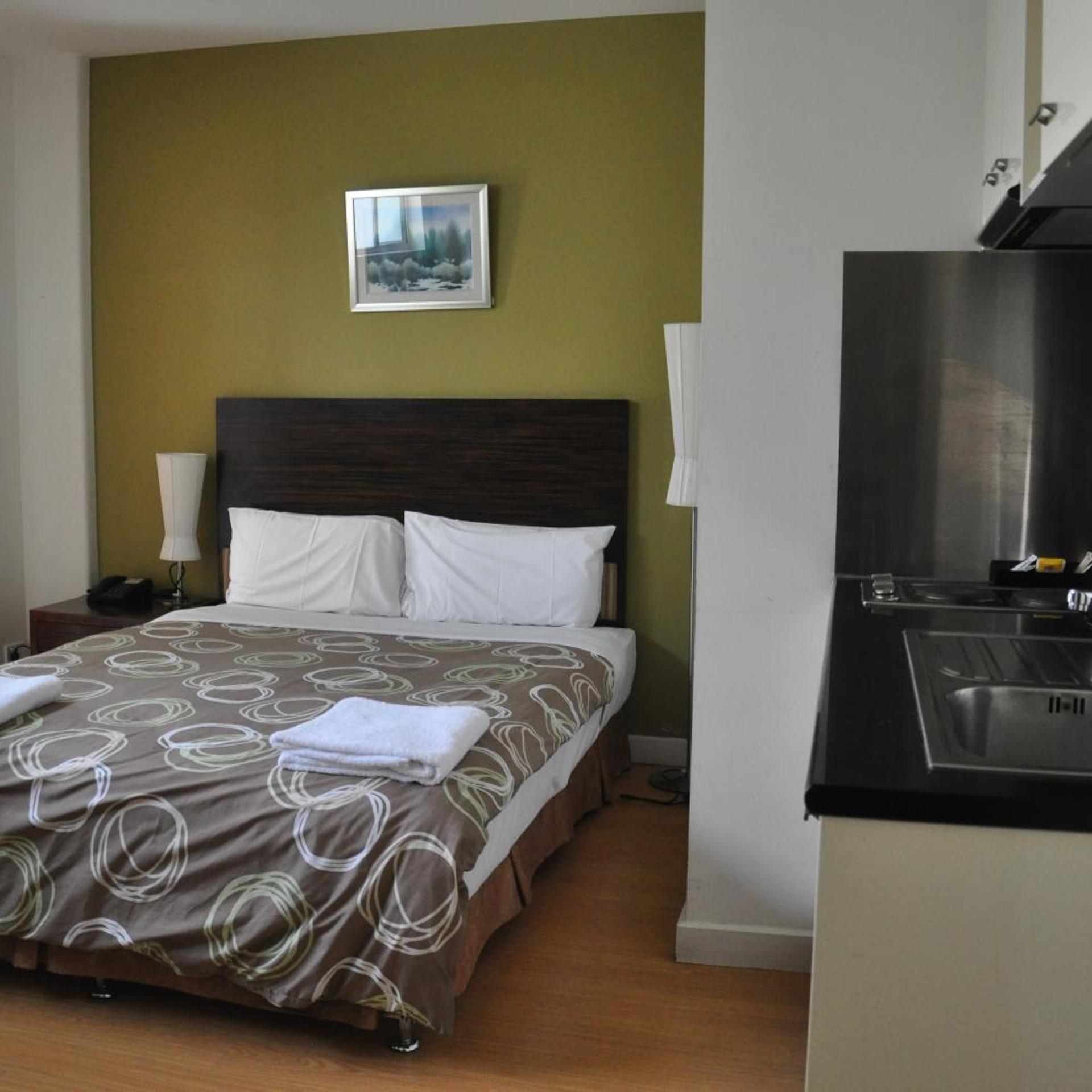 Studio, Apartment