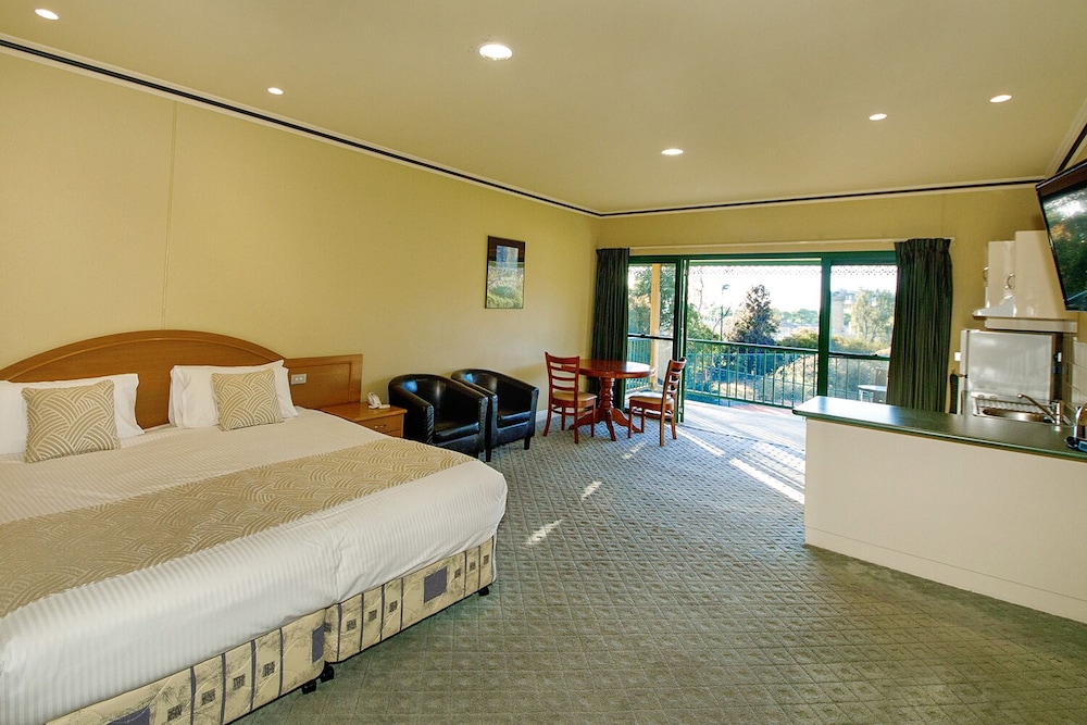 Yarrawonga Mulwala Golf Club Resort 17/86