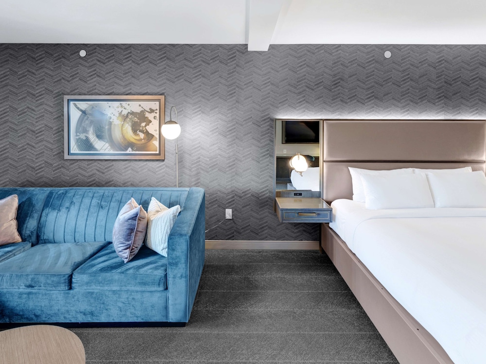 Tulsa Club Hotel Curio Collection By Hilton 35/89