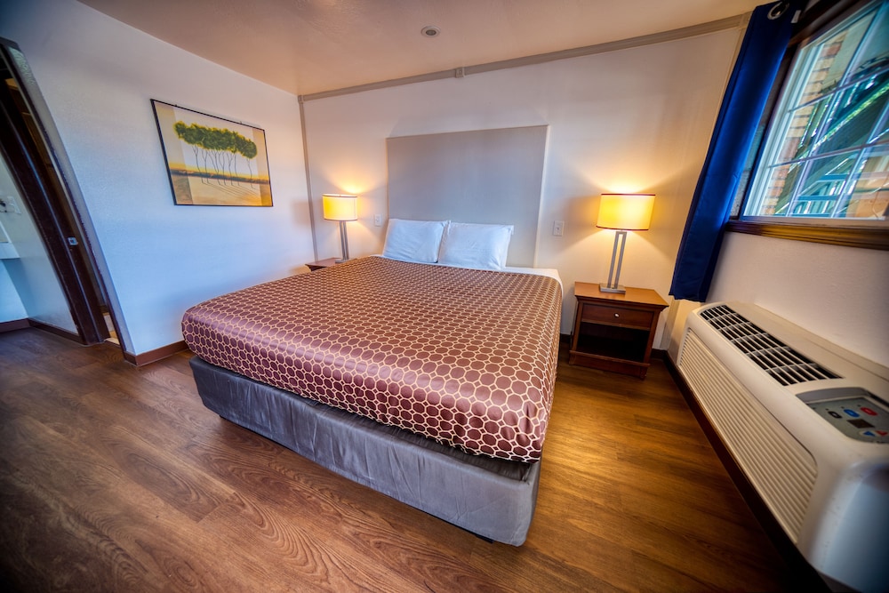 Budget Inn Motel 24/54