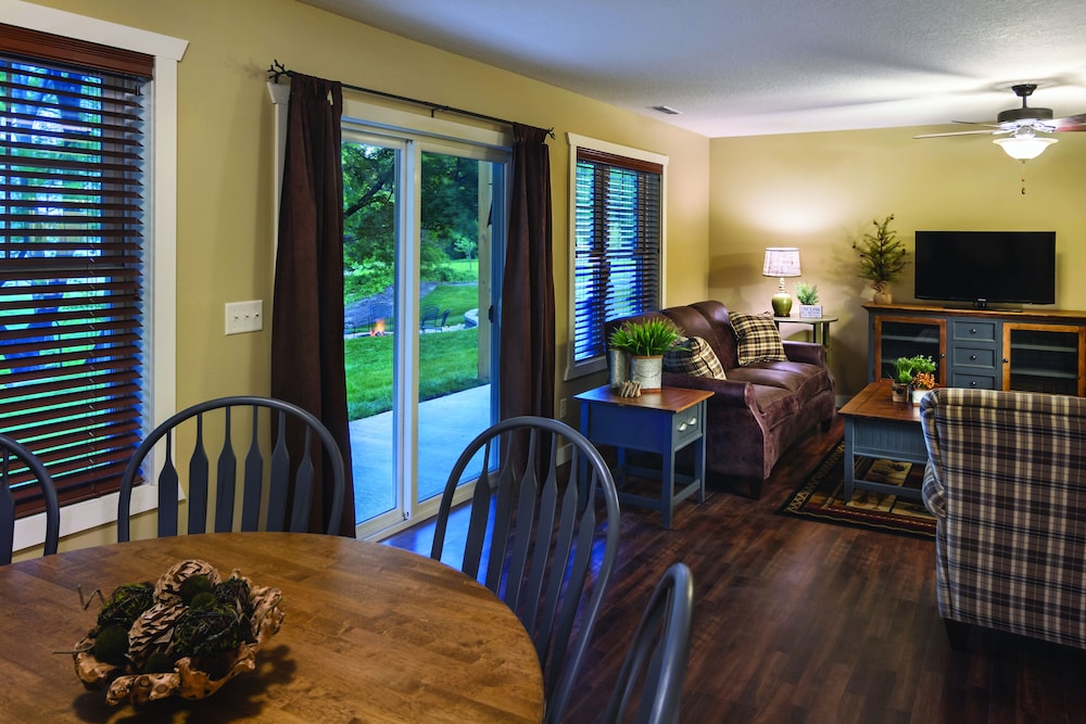 Arrowwood Resort And Conference Center 56/69
