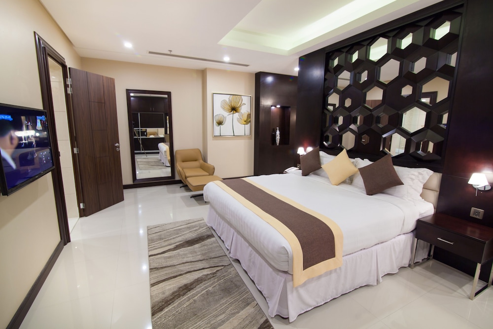 Premier Hotel 15/42