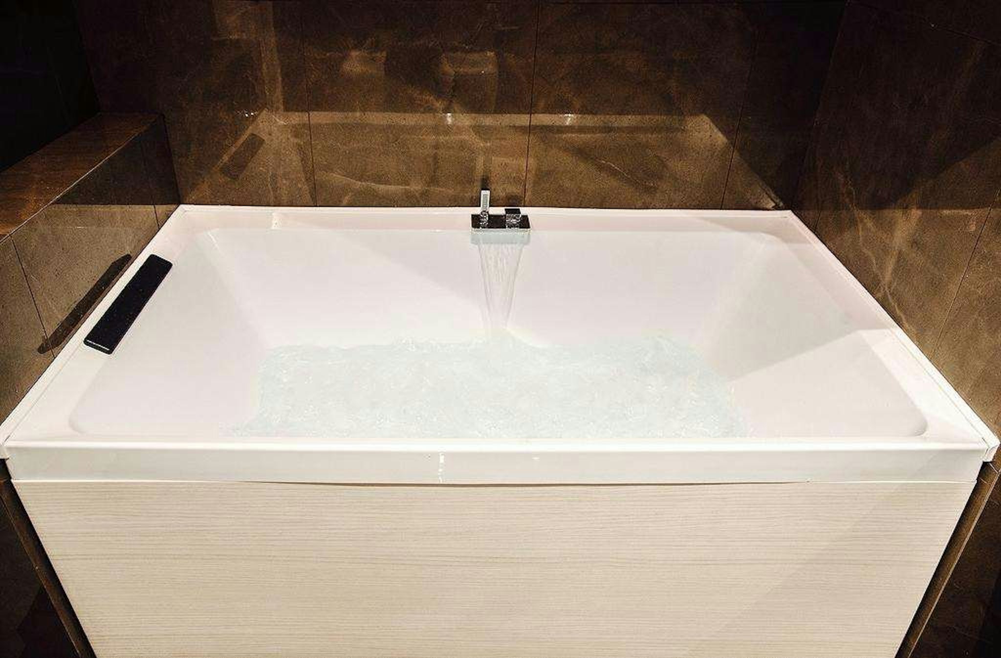 Caruso Place Boutique Wellness Suites 67/70