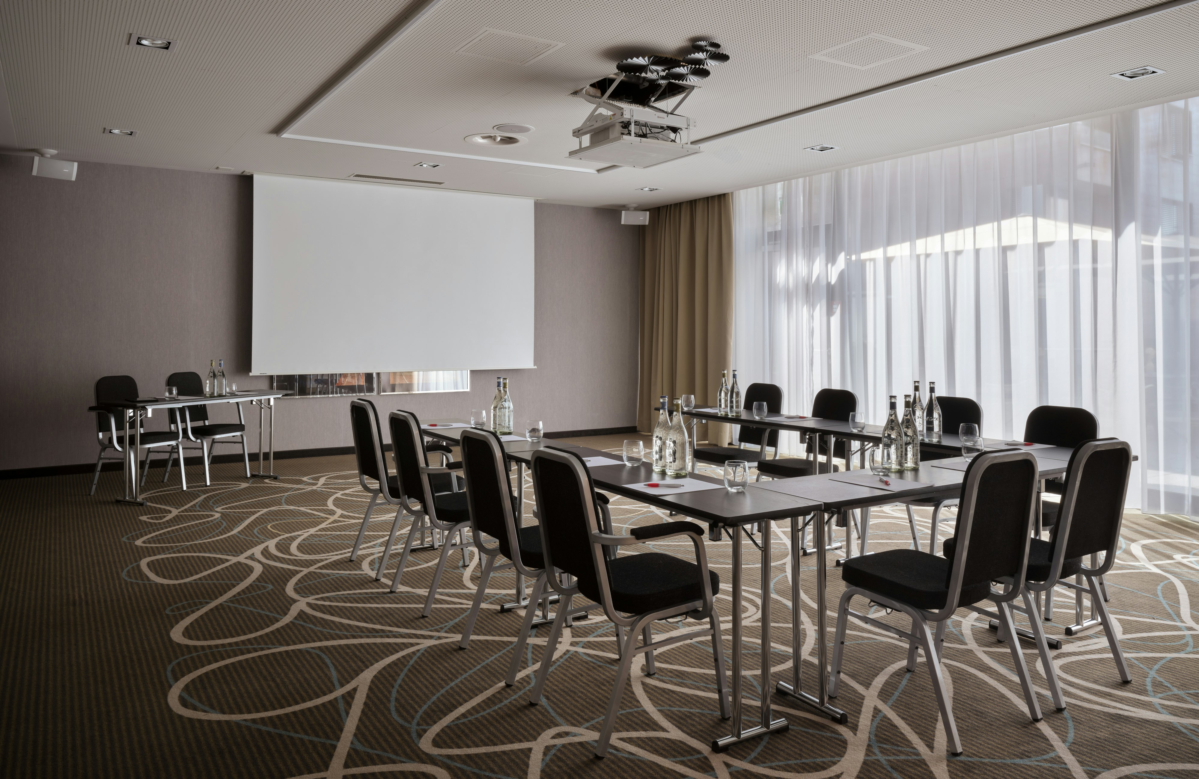 Leonardo Hotel Zurich Airport 62/76