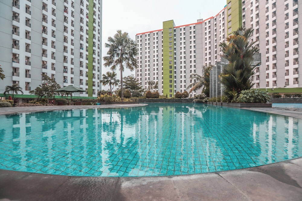OYO 498 Green Lake View Ciputat 12/65
