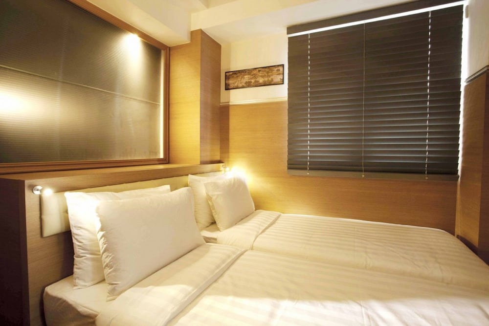 Bluejay Residences 16/40