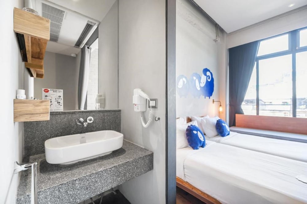KOKOTEL BANGKOK SURAWONG 15/55