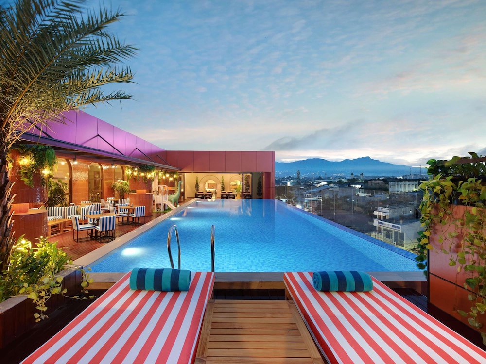 Mercure Garut City Center 2/40
