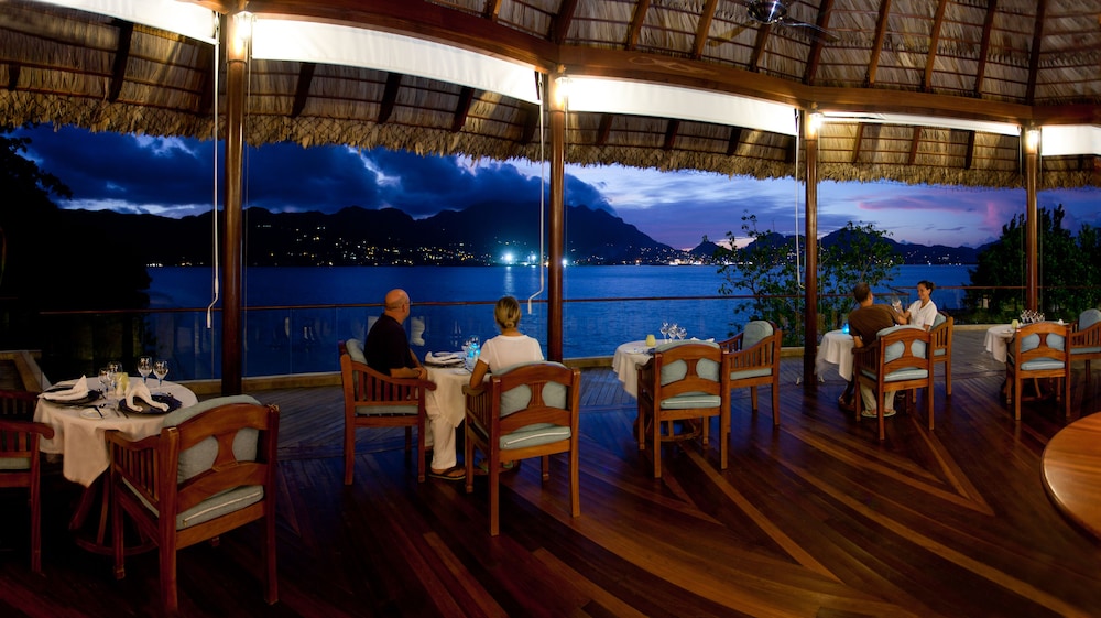 Cerf Island Resort 30/50