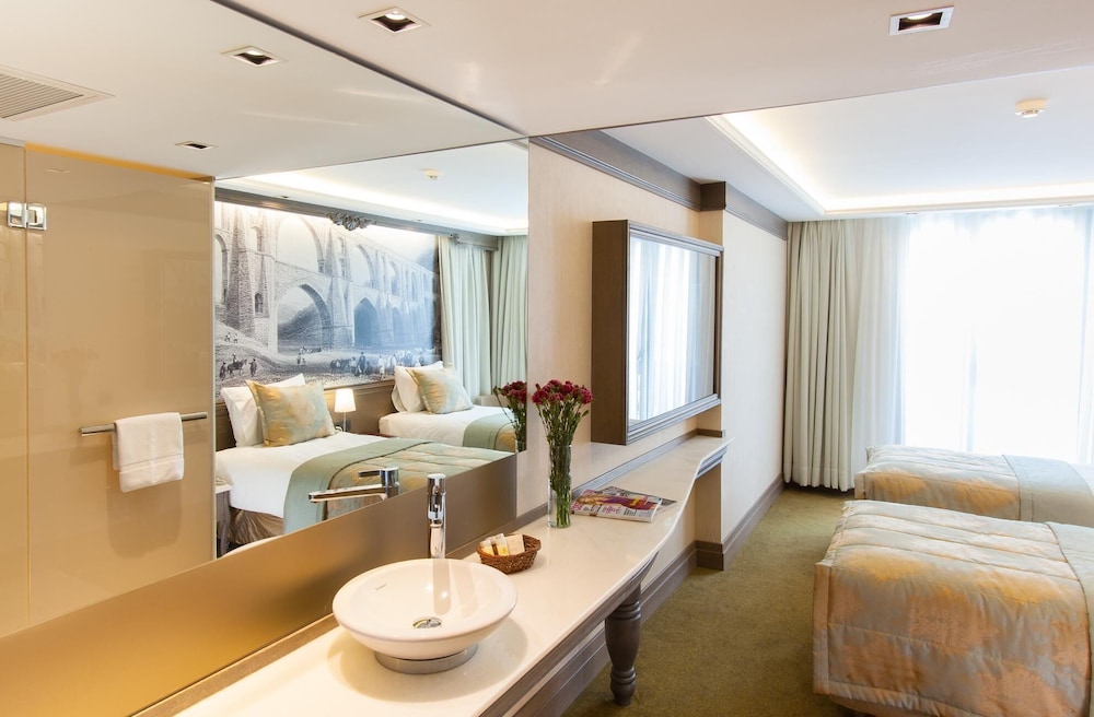 AHC Ayasofya Hotel (Special Class) 45/60