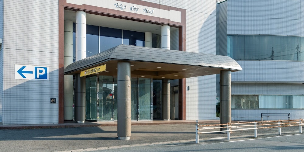 Tokai City Hotel 8/70