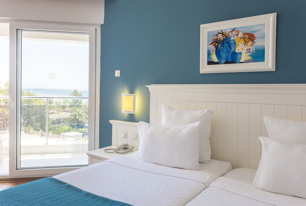 Terrace Beach Resort 5/35