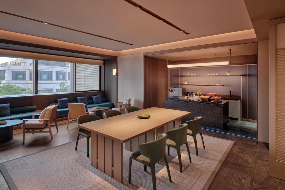 Alila Shanghai 50/61