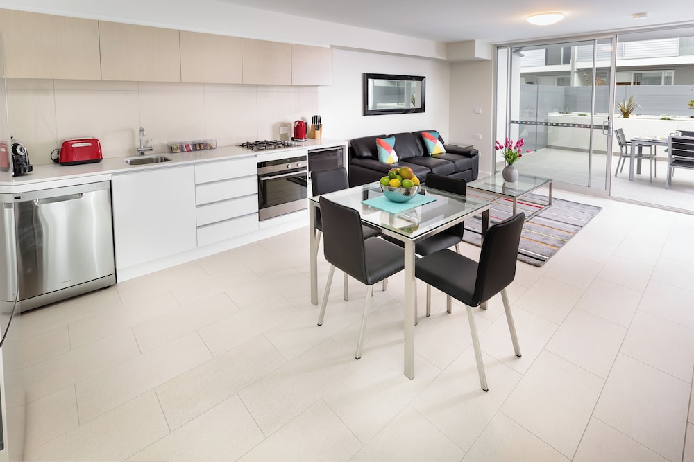Hamilton Executive Apartments 13/24