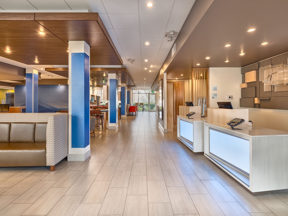 Holiday Inn Express and Suites Salem North - Keizer 10/71