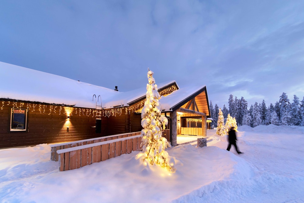 Northern Lights Village Levi 3/48