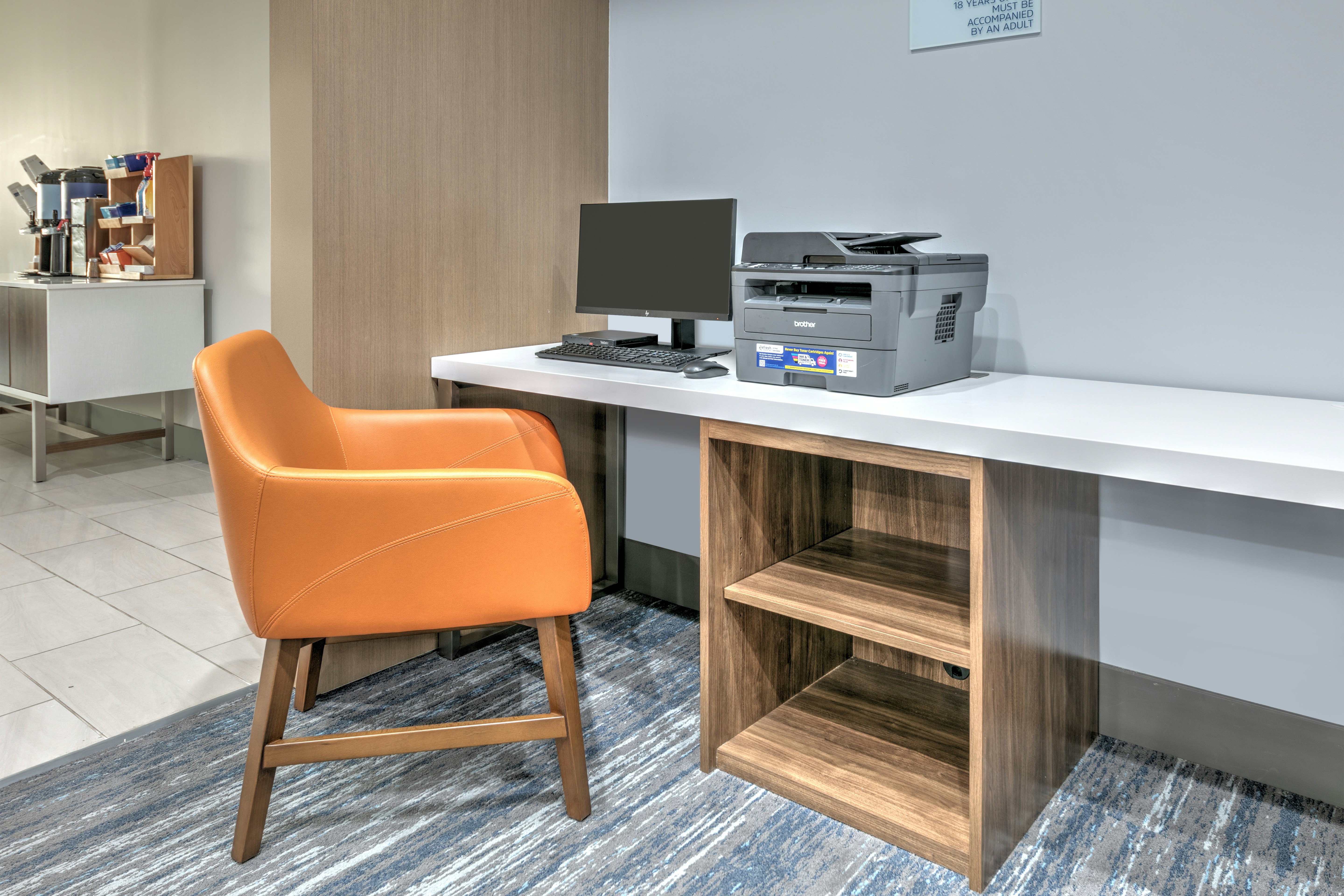 Holiday Inn Express Hotel & Suites Winnie 56/63