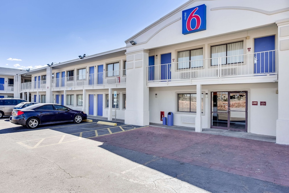 Motel6 El Paso, TX - West 54/66
